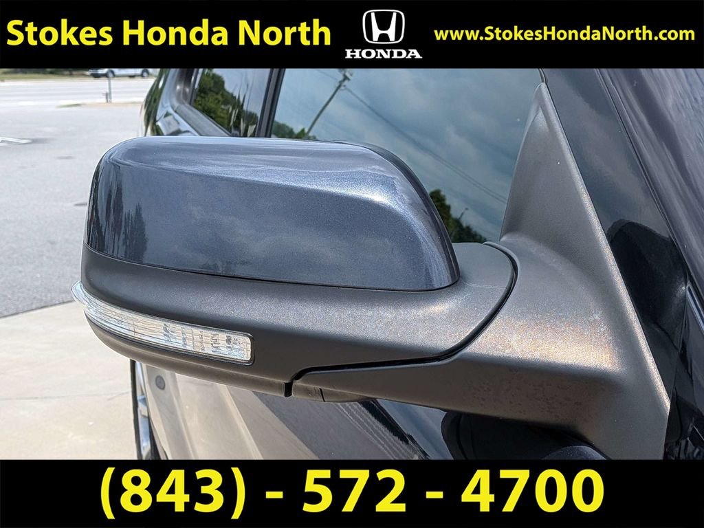 Used 2017  Ford Limited image 15