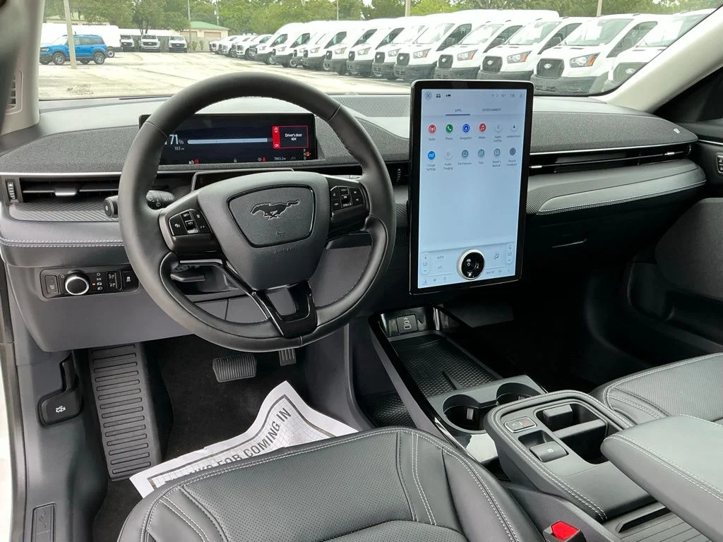 Used 2025 White Ford Premium image 38