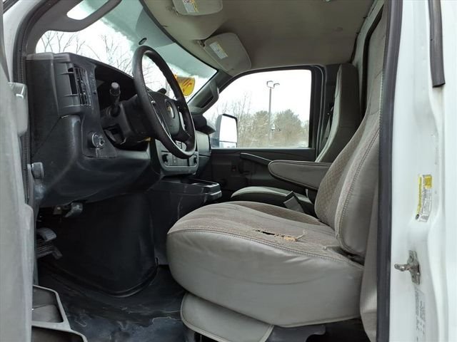 Used 2016 Summit White Chevrolet Work Van image 13