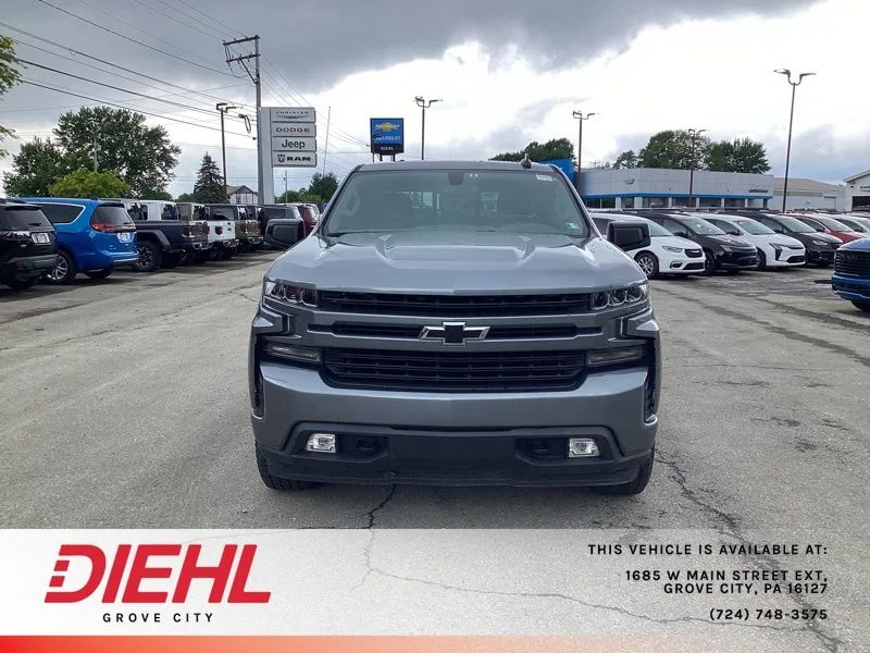 Used 2019 Gray Chevrolet RST image 2