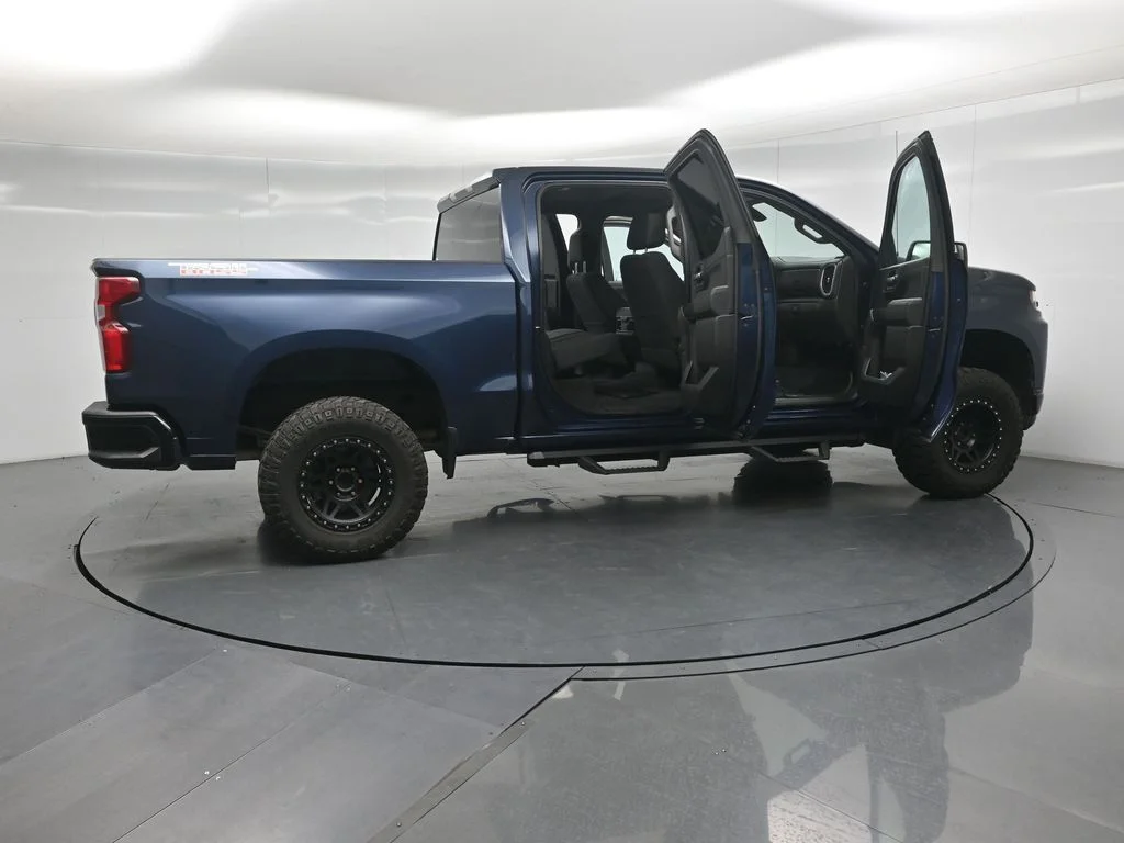 Used 2020 Blue Chevrolet LT Trail Boss image 4