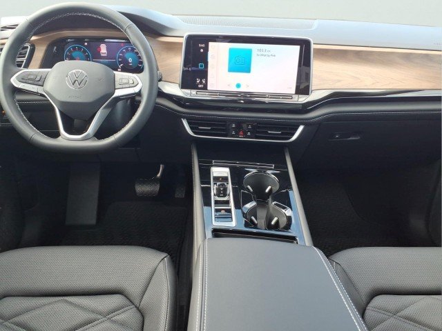 New 2026 Avocado Green Pearl Volkswagen SE w/Technology 4M image 12