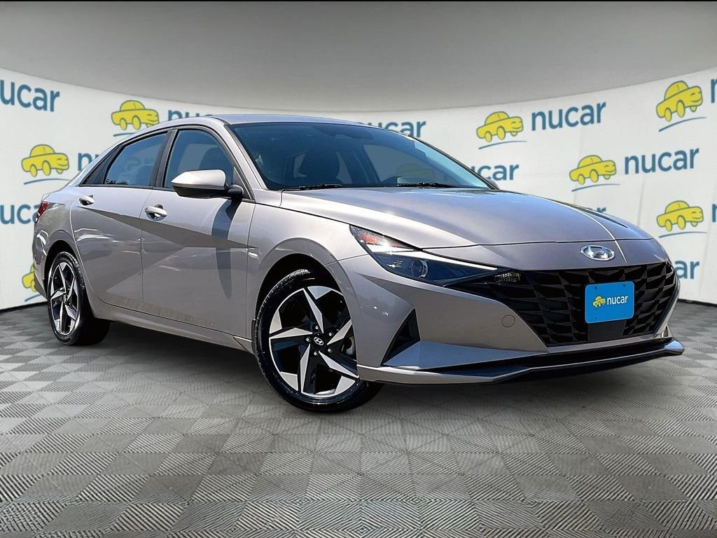 Used 2023 Fluid Metal Hyundai SEL image 1