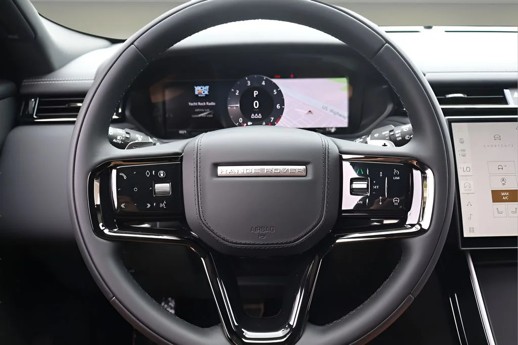 New 2026 Fuji White Land Rover  image 17