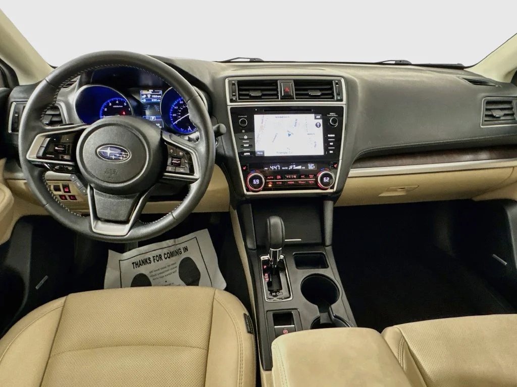 Used 2018 White Subaru 2.5i image 27