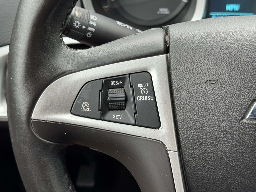 Used 2013 White Chevrolet LT image 10
