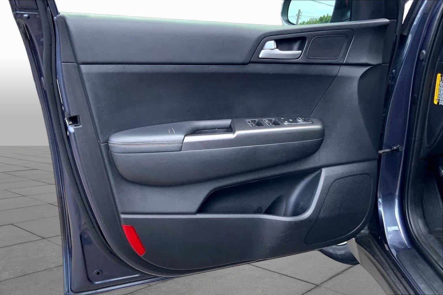 Used 2019 Pacific Blue Kia LX image 21