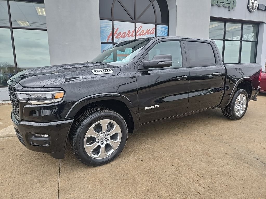 New 2026 Diamond Black Crystal Pearl-Coat Exterior Paint RAM Big Horn/Lone Star image 3