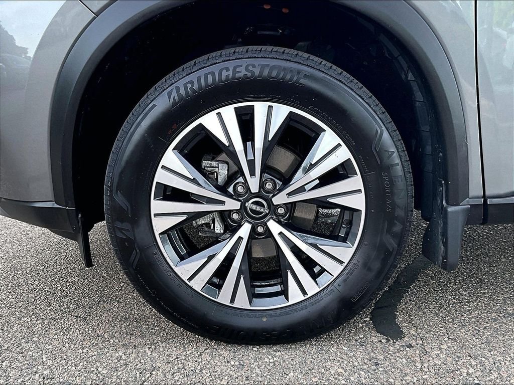 Used 2023 Gray Nissan SV image 7