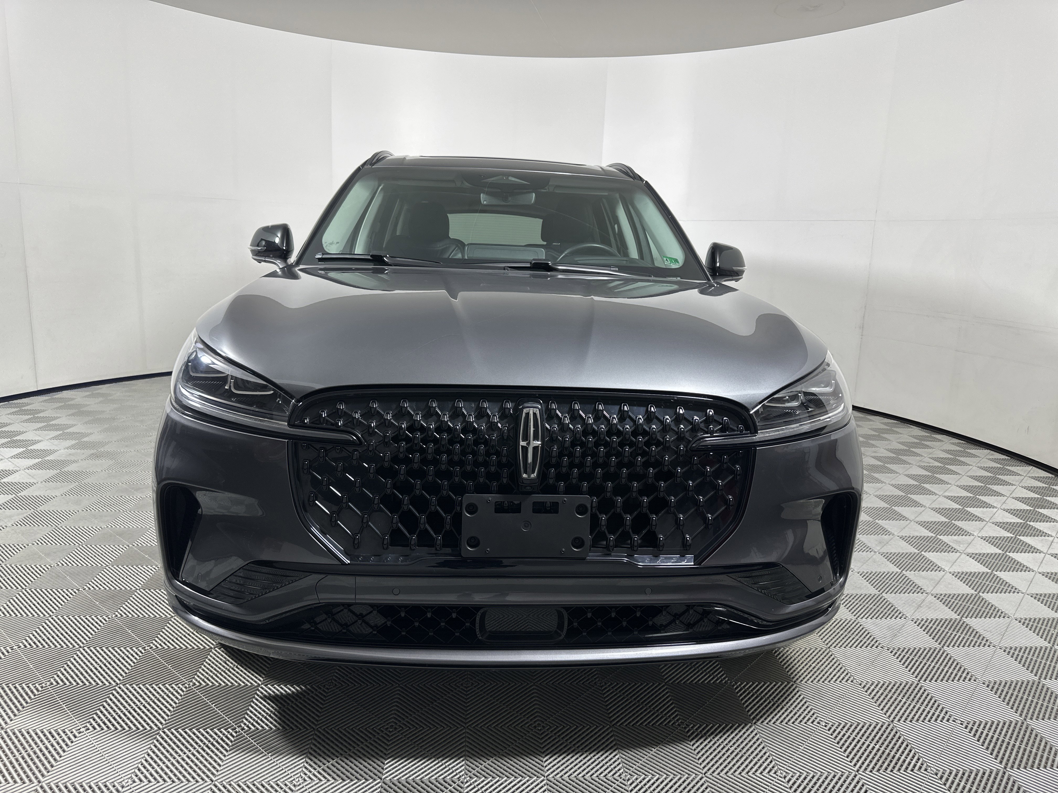 Used 2025 Charcoal Lincoln Reserve image 2