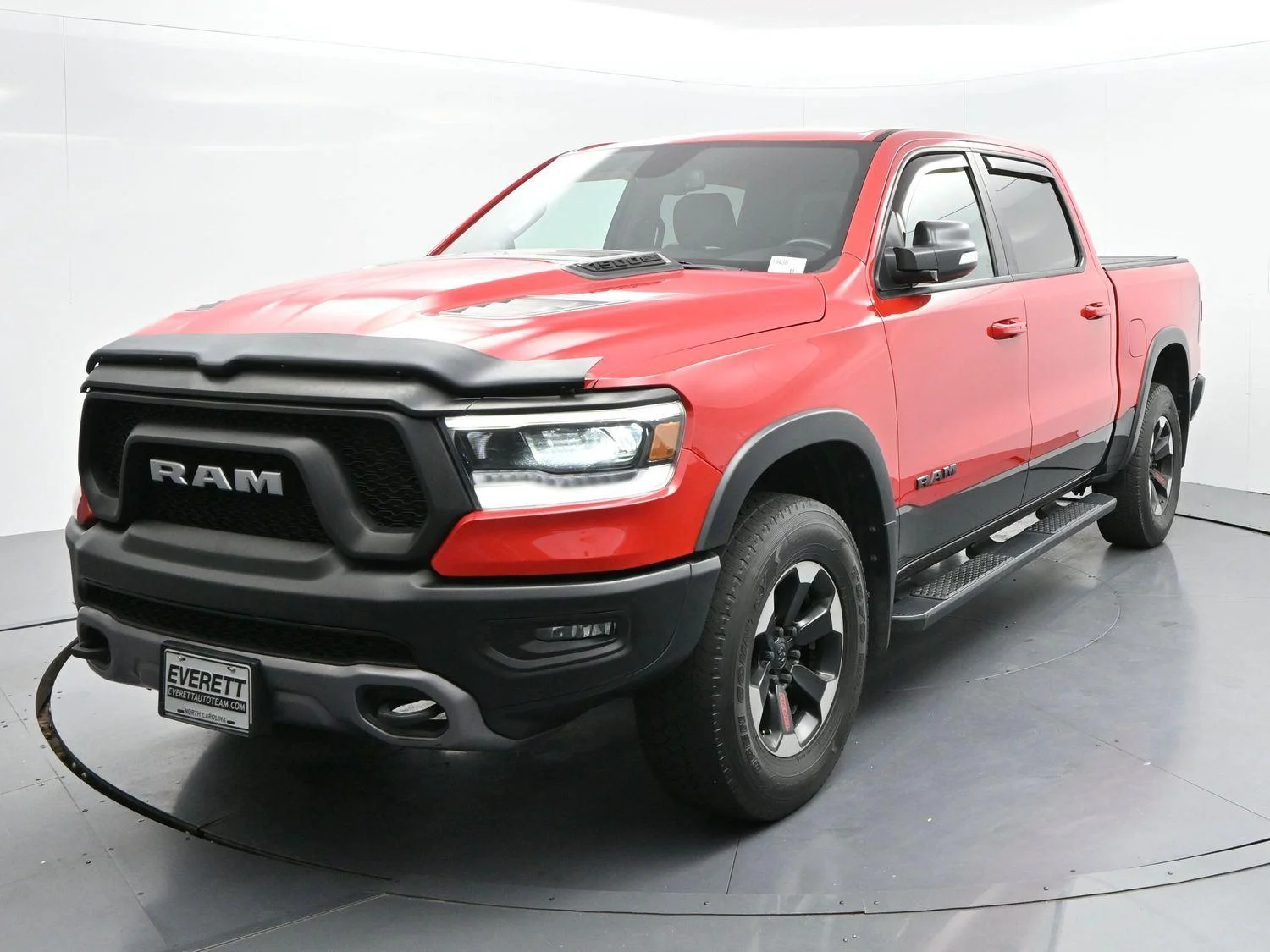 Used 2019 Flame Red Ram Rebel image 3
