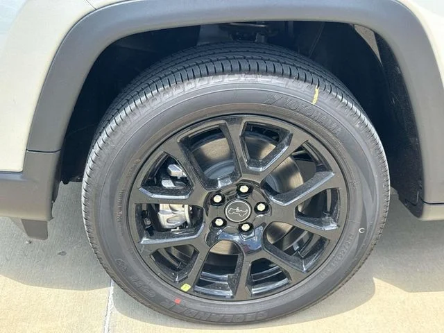New 2026 Silver Jeep Latitude image 4