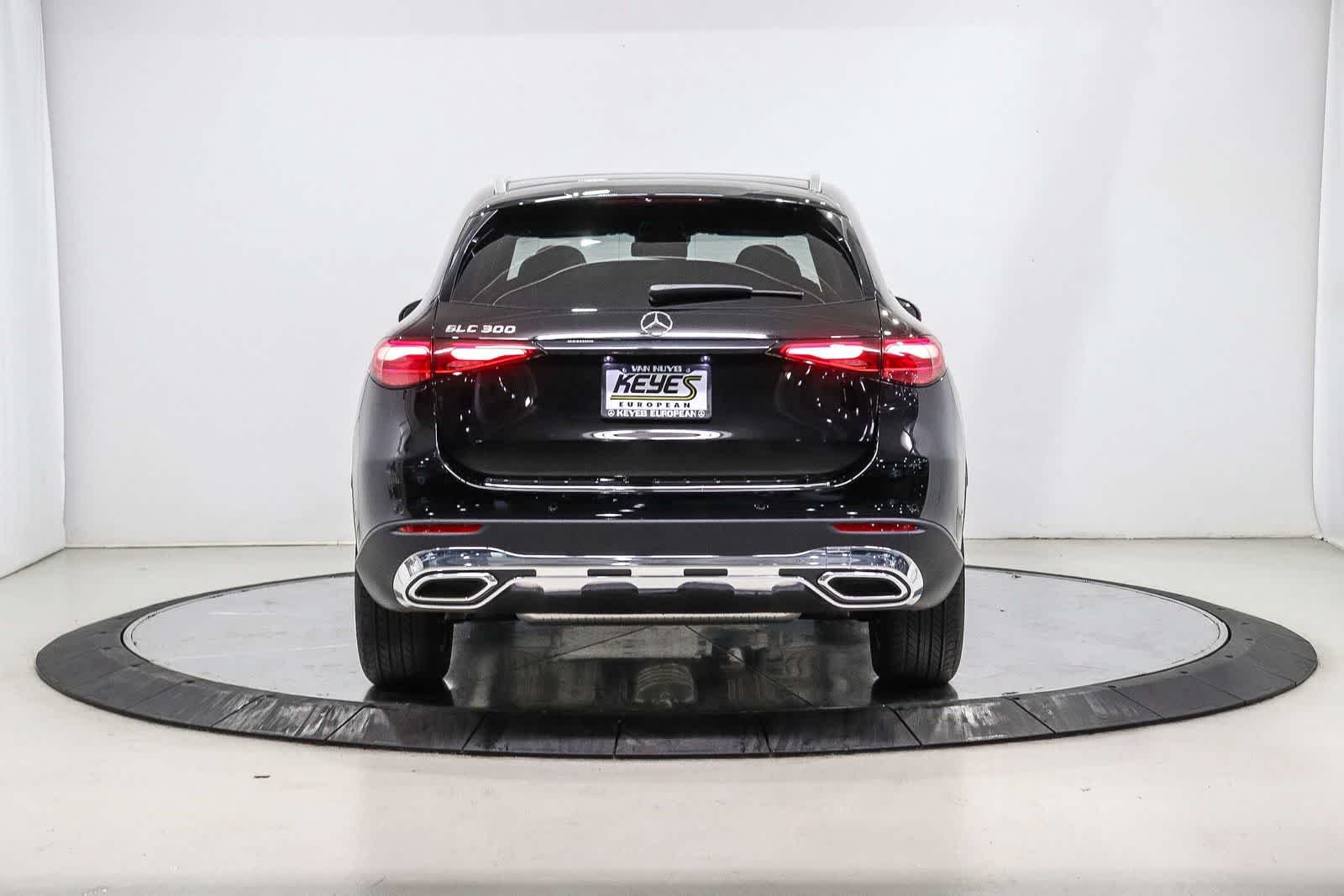 Used 2026 Black Mercedes-Benz GLC 300 image 3