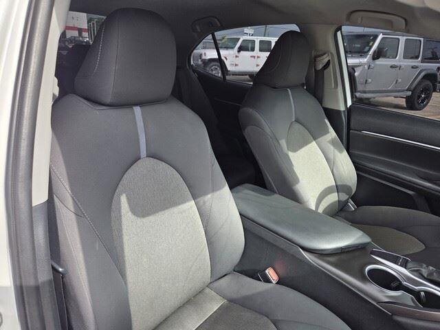 Used 2023 Ice Cap Toyota LE image 27
