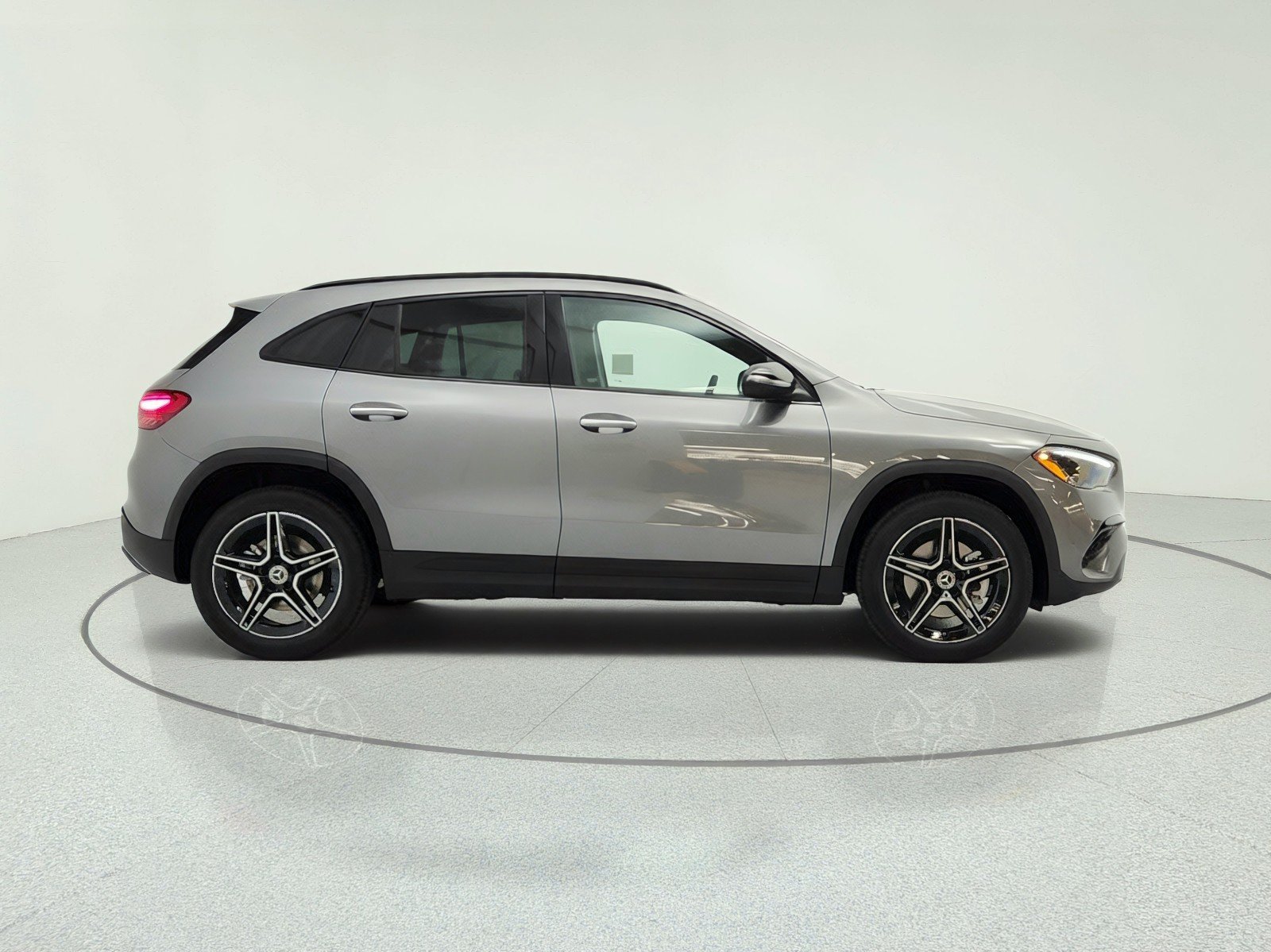 New 2026 Mountain Grey Metallic Mercedes-Benz GLA 250 SUV image 19