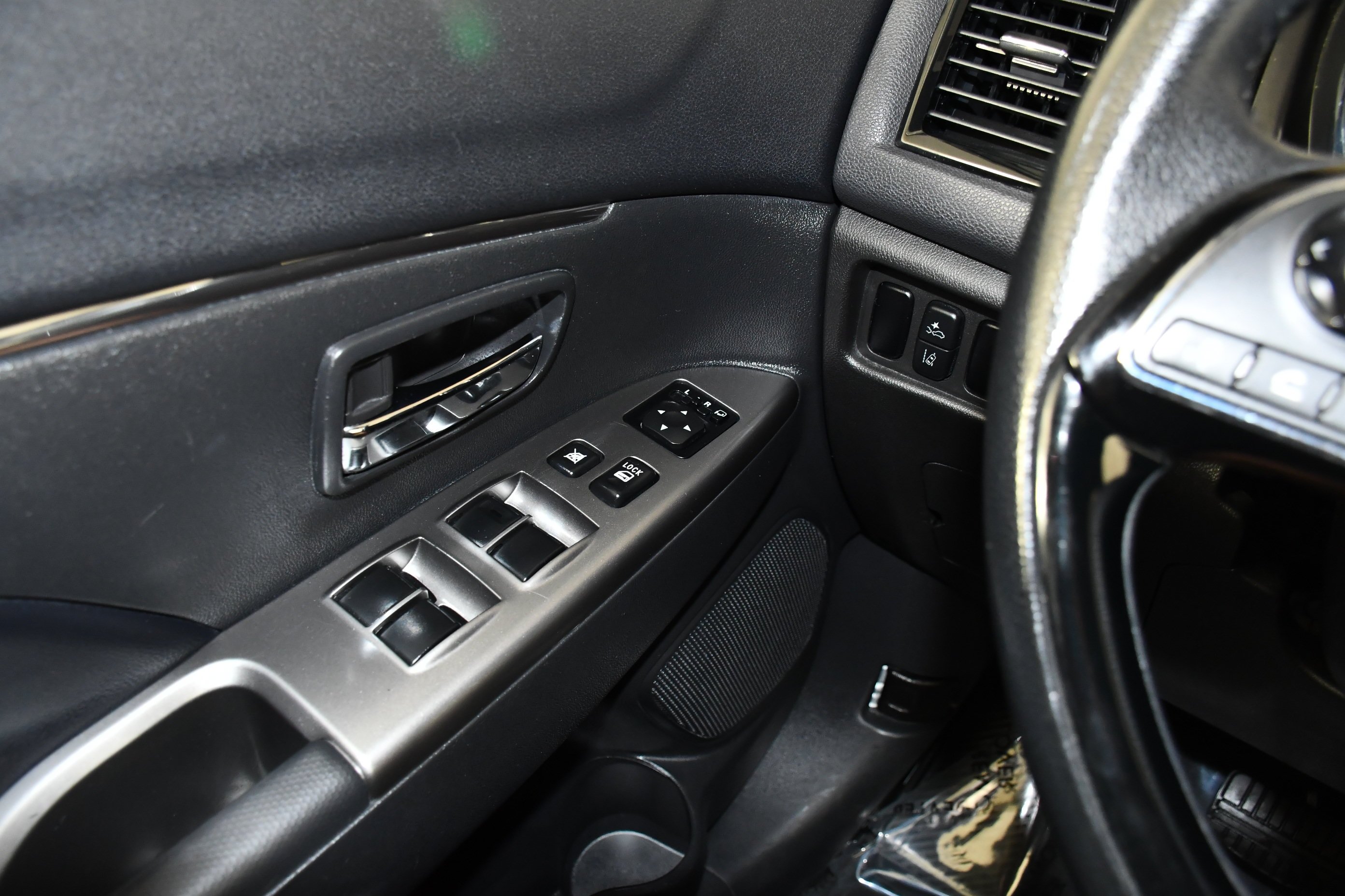 Certified Used 2024 Black Mitsubishi SE image 33