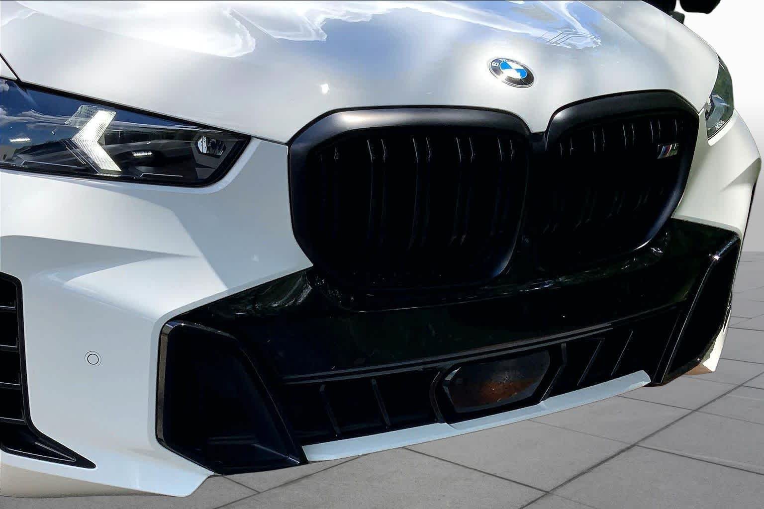 Used 2024 Alpine White BMW M60i image 29