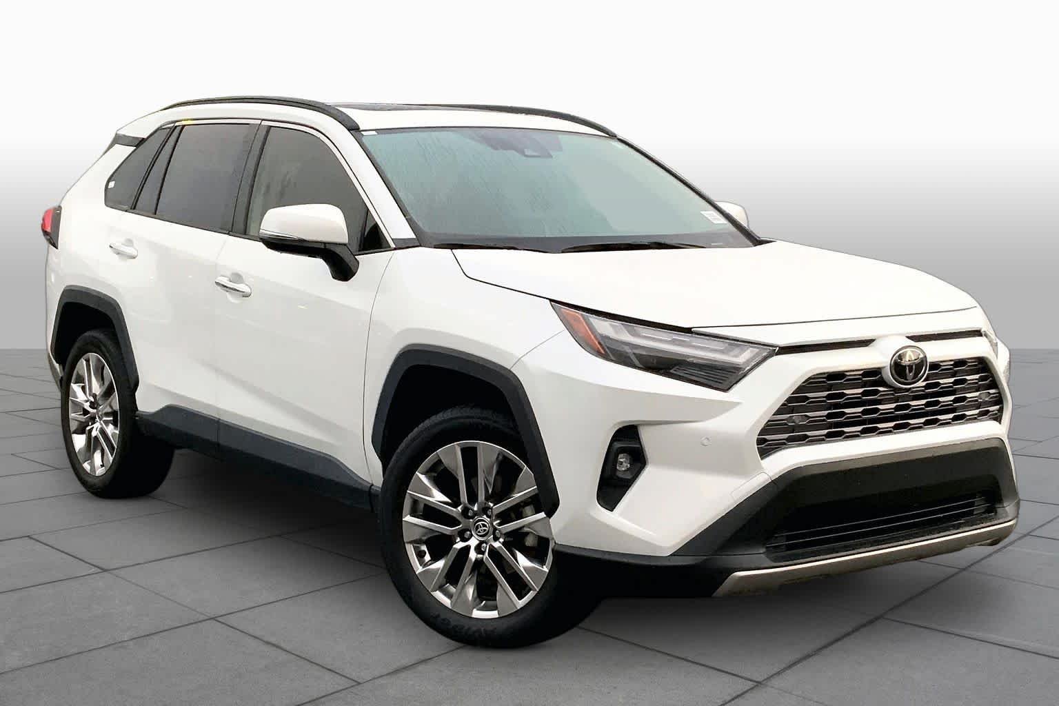 Used 2023 Wind Chill Pearl Toyota Limited image 3