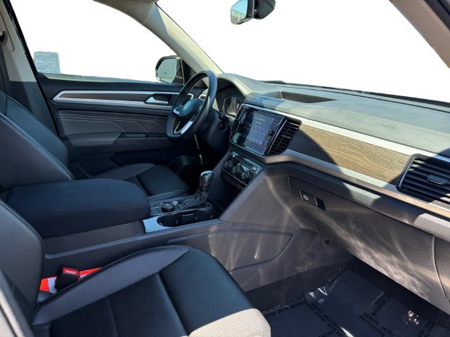 Used 2022  Volkswagen 3.6L V6 SE w/Technology image 20
