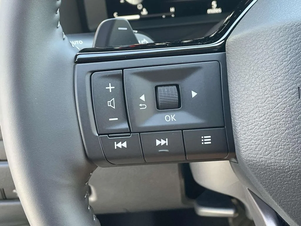 New 2026 Gray Nissan Platinum image 21