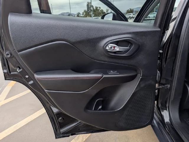 Used 2021 Black Jeep Trailhawk image 15
