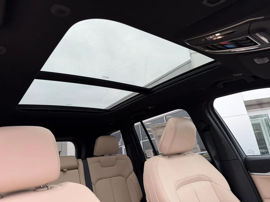 New 2026 Velvet Red Pearl-Coat Exterior Paint Jeep Limited image 15