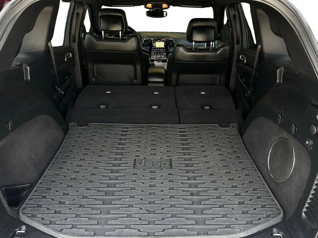 Used 2019 Red Jeep Limited image 29