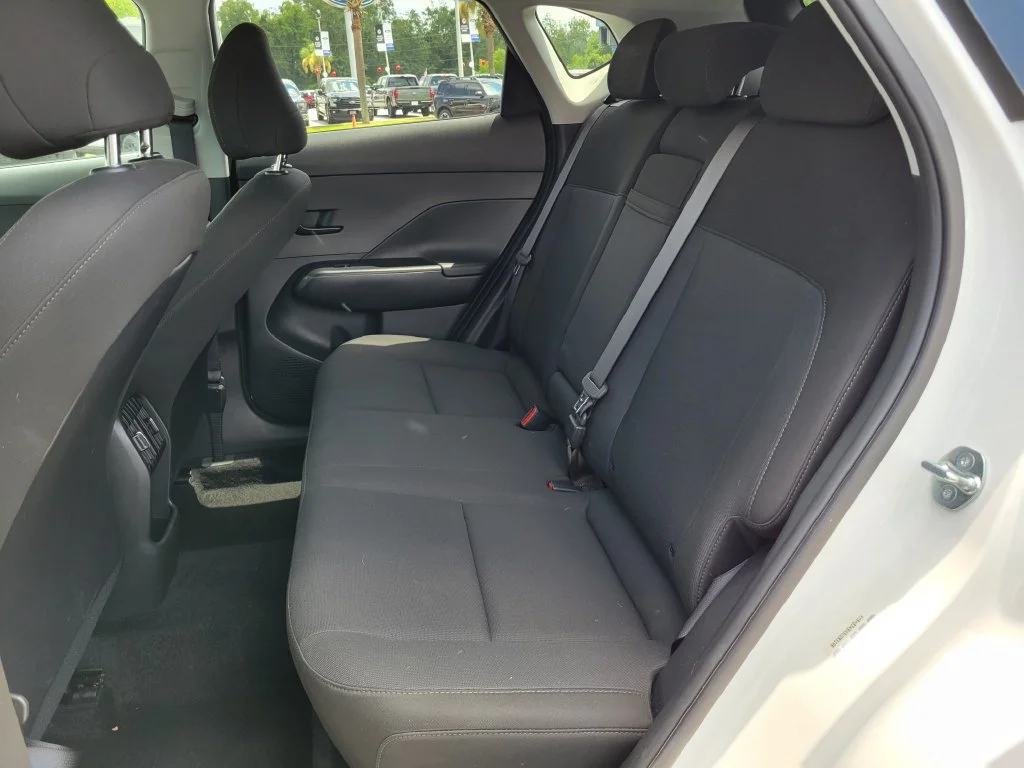 Used 2025 White Hyundai SEL image 15