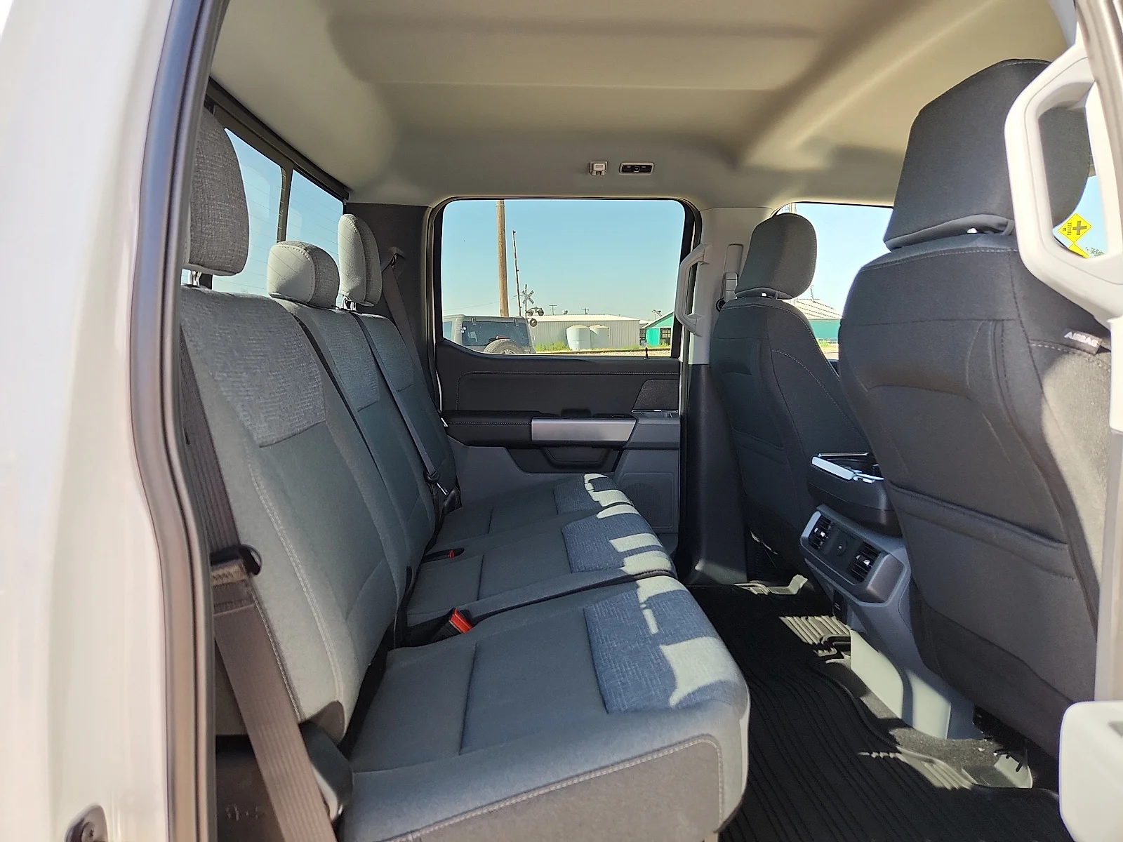 New 2026 Oxford White Ford XLT image 19