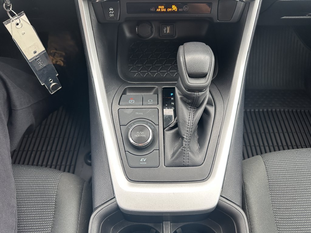 Used 2024 White Toyota LE image 18