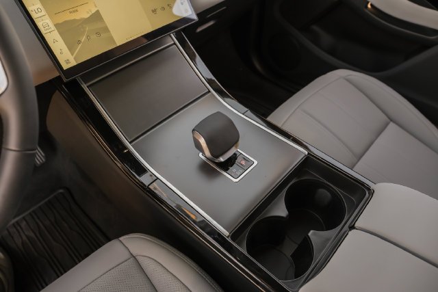 New 2026 Santorini Black Land Rover S image 32