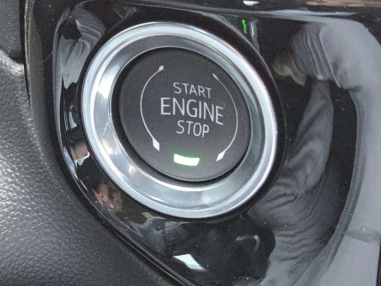 New 2026 Sterling Metallic GMC Elevation image 9