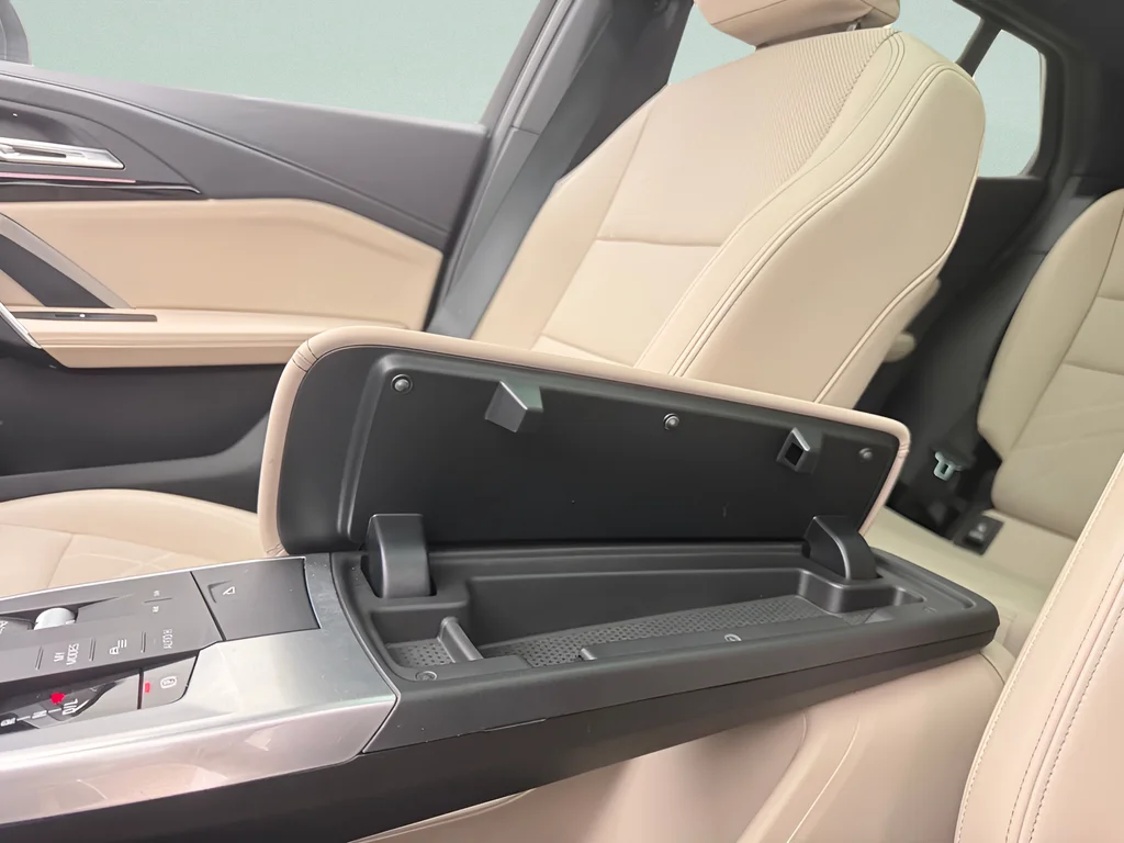 Used 2025 Gray Metallic BMW xDrive28i image 21
