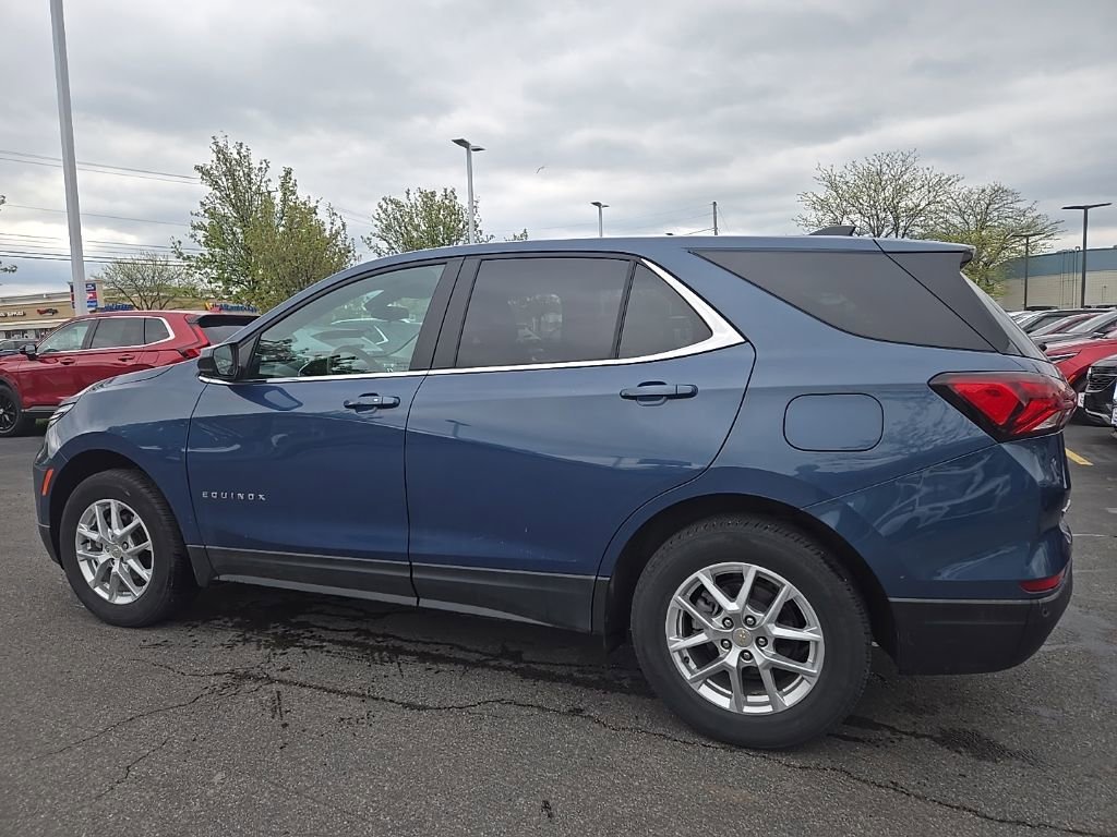 Used 2024 Lakeshore Blue Metallic Chevrolet LT image 3