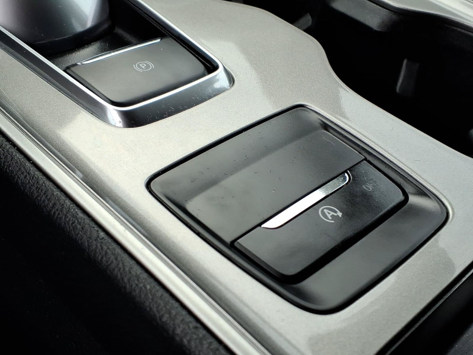 Used 2023  Ford SEL image 16