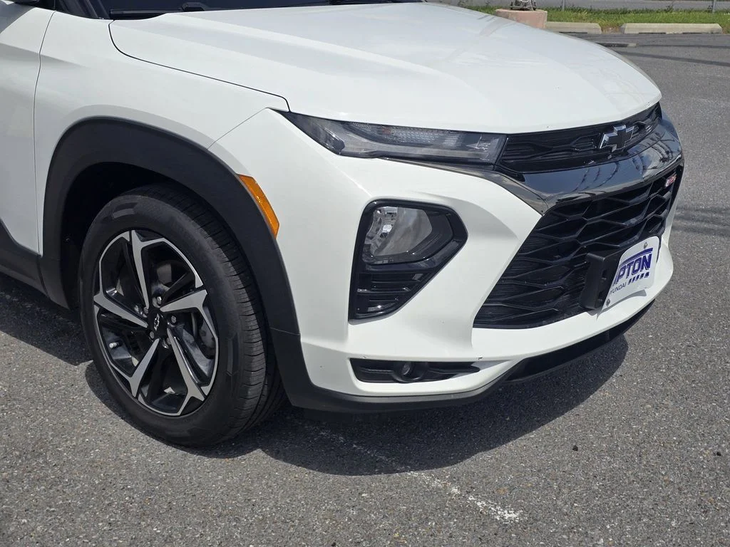 Used 2023 White Chevrolet RS image 10