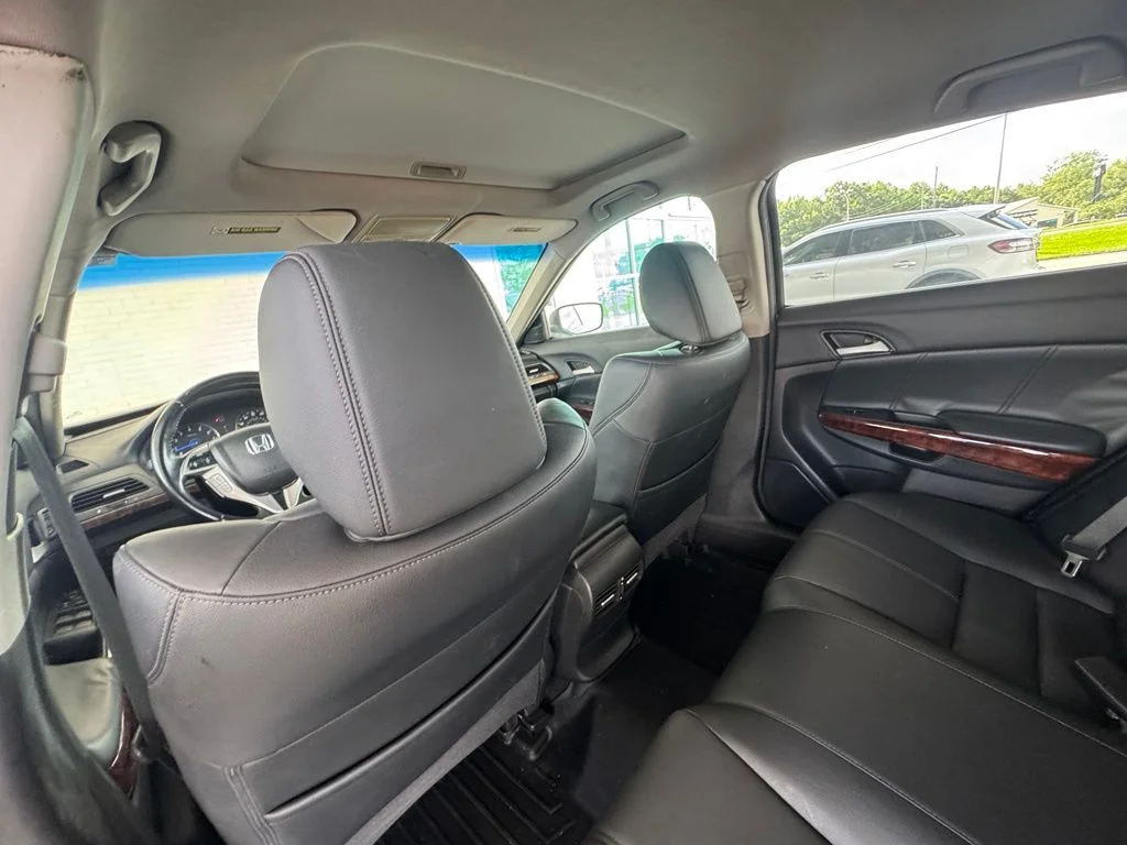 Used 2010 Polished Metal Metallic Honda EX-L image 22