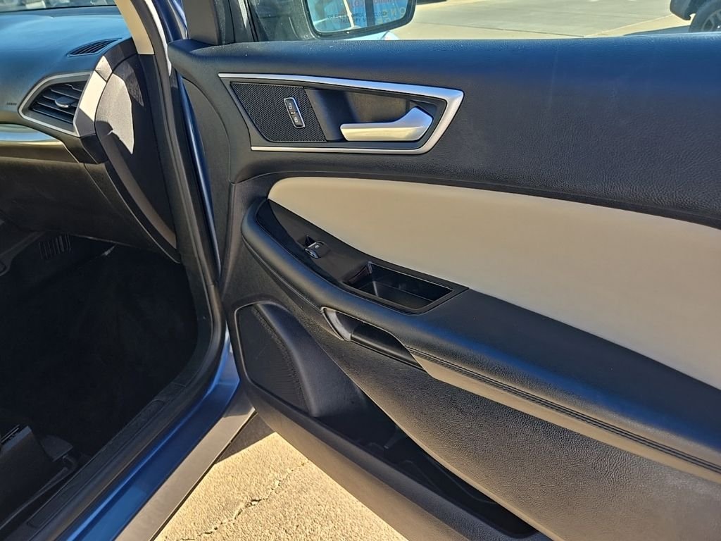 Used 2019 Blue Ford SEL image 75