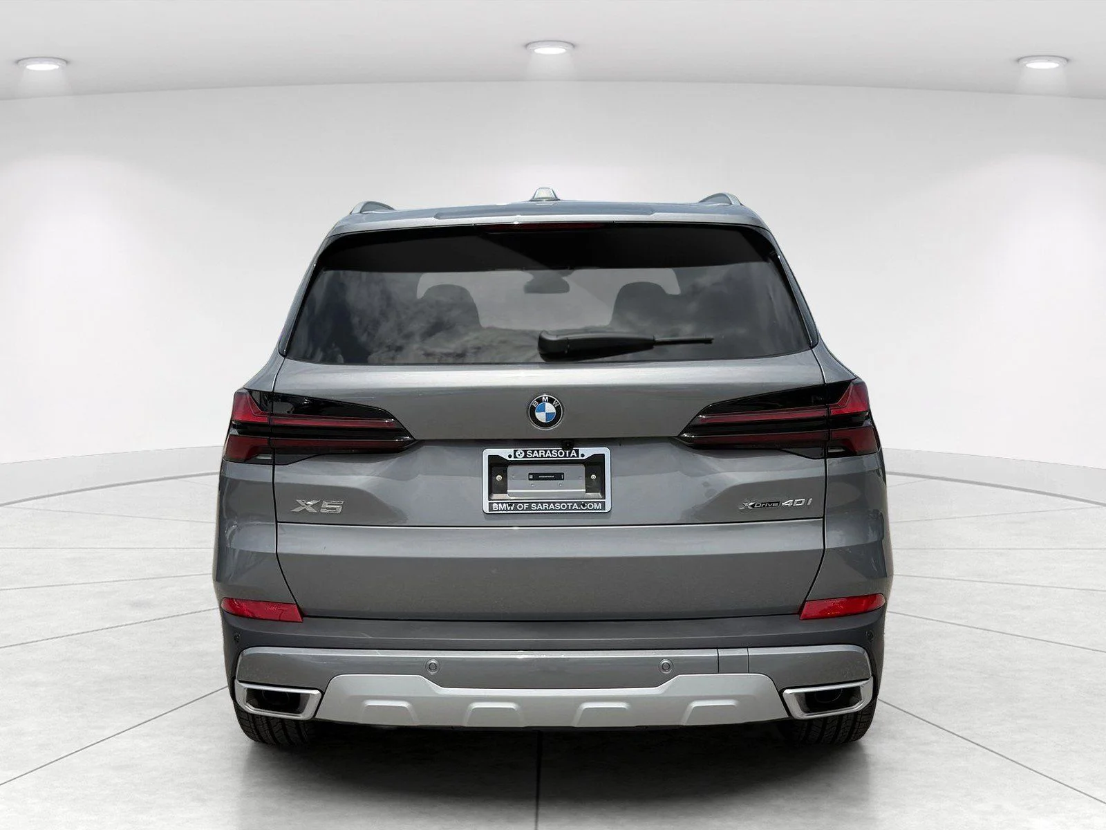 New 2026 Skyscraper Grey Metallic BMW xDrive40i image 4