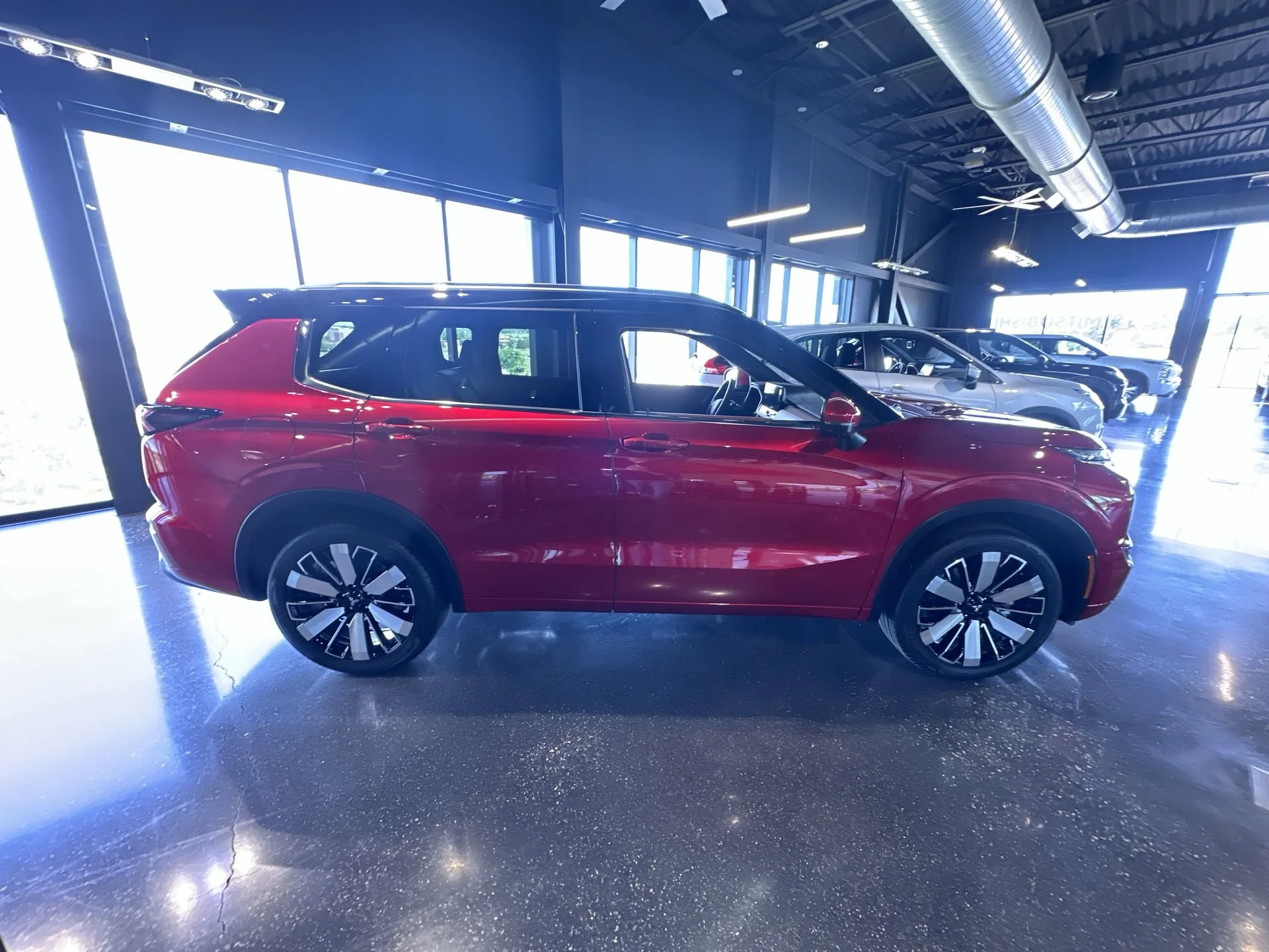 New 2026 Red Diamond/Black Roof Mitsubishi SEL image 9
