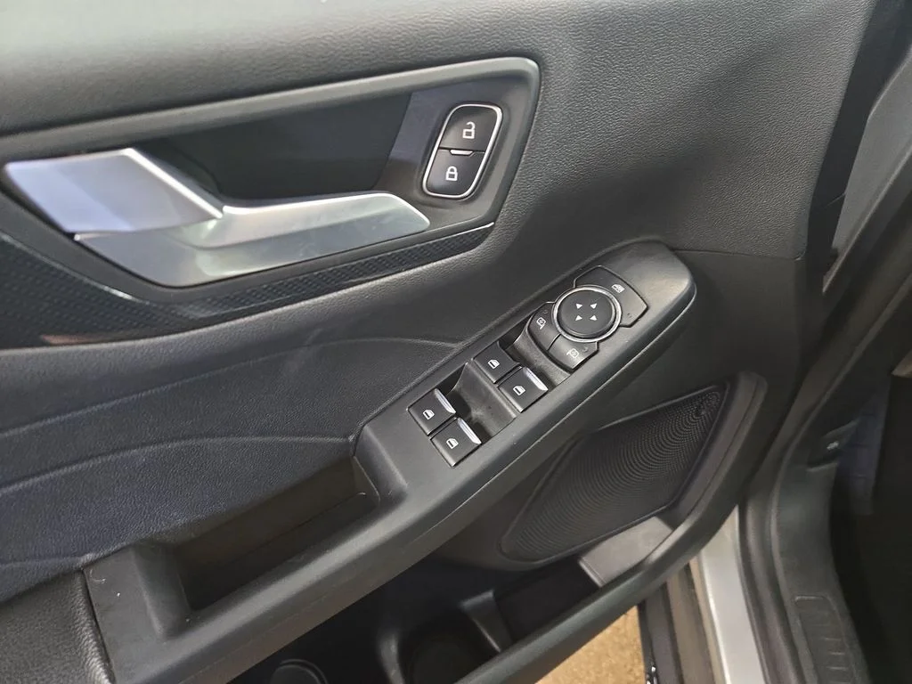 2024 Ford Escape ST-Line - Photo 15