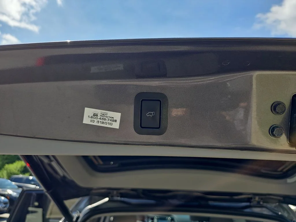 Used 2018 Gray Toyota XLE image 13