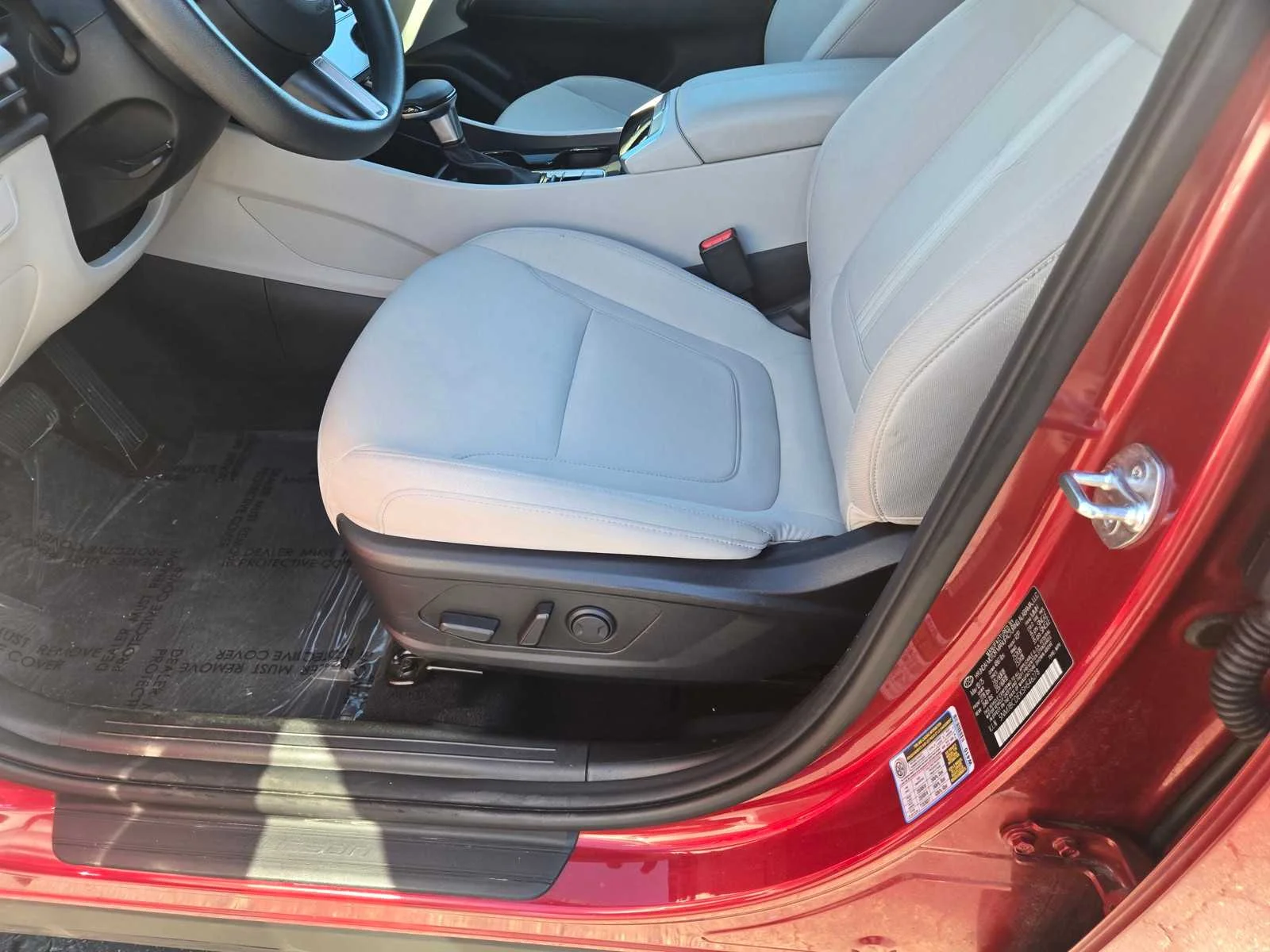 Used 2025  Hyundai SEL image 24