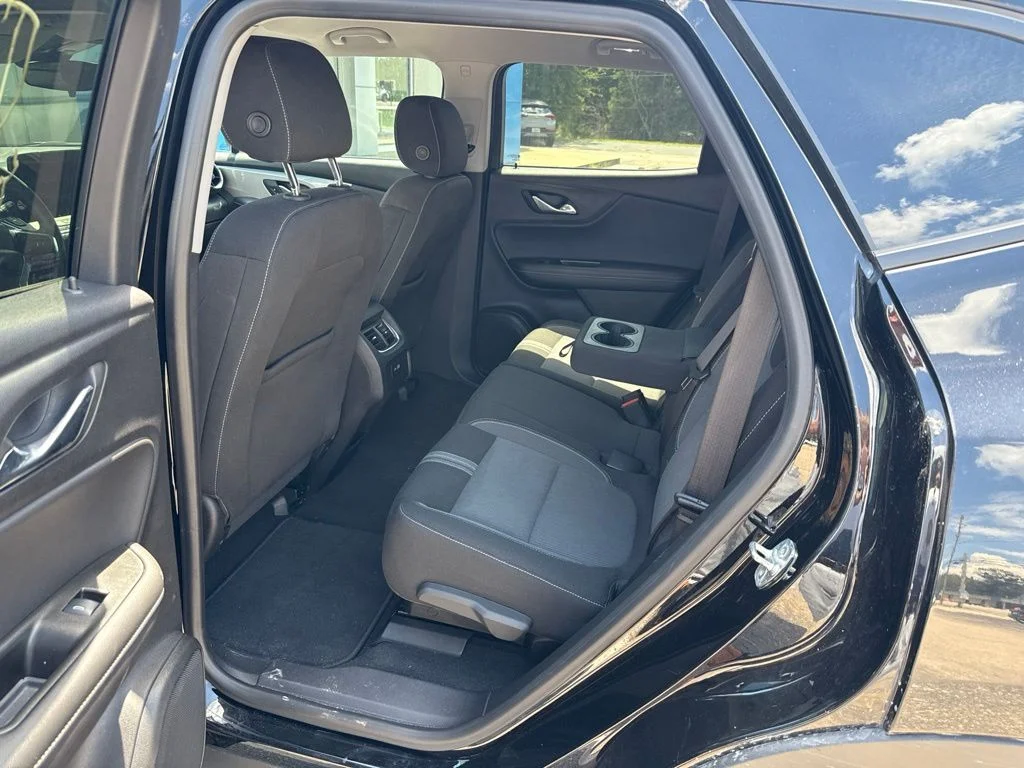 Used 2025 Black Chevrolet LT image 6