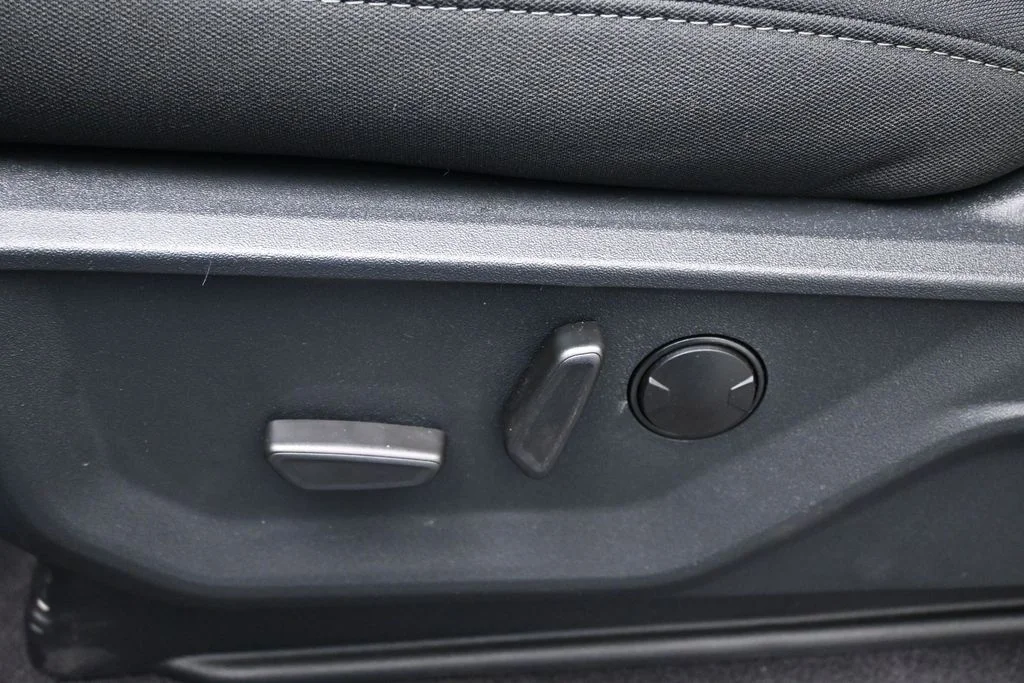 New 2026 Agate Black Metallic Ford XLT image 10