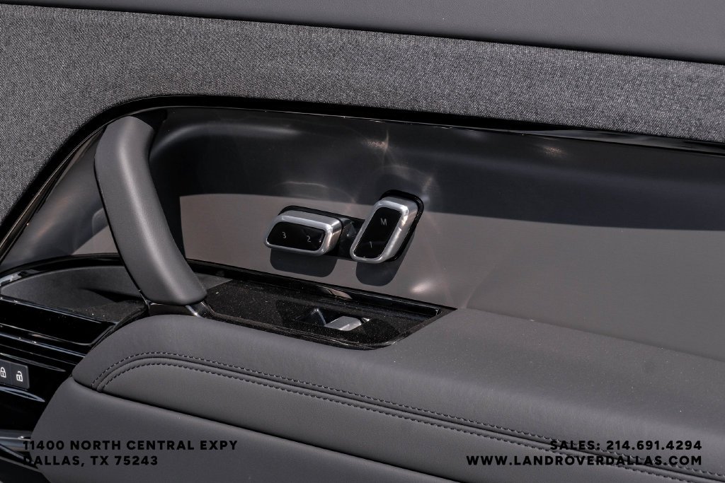 New 2026 Fuji White Land Rover Dynamic SE image 44