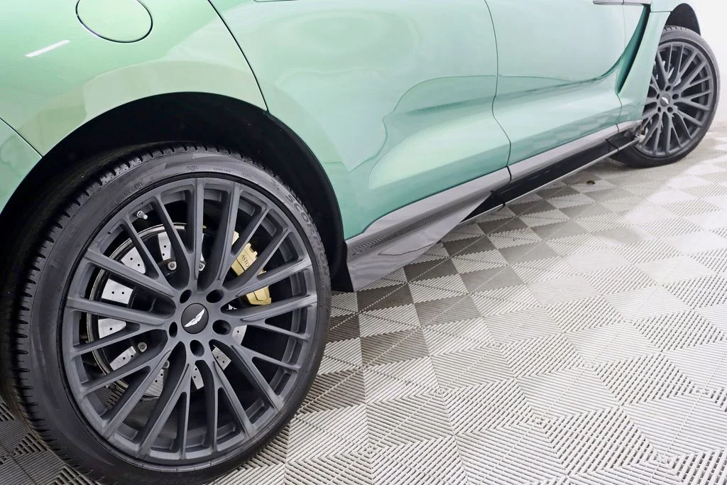 2023 Aston Martin DBX 707