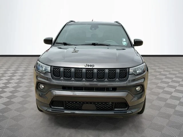 Used 2023 Gray Jeep Altitude image 2