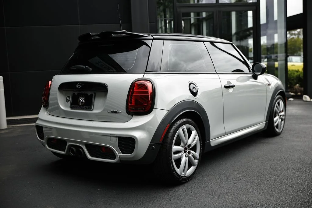 Used 2021 White Silver Metallic MINI Signature image 9