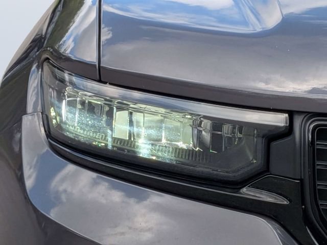 Used 2024 Gray Jeep Altitude image 9